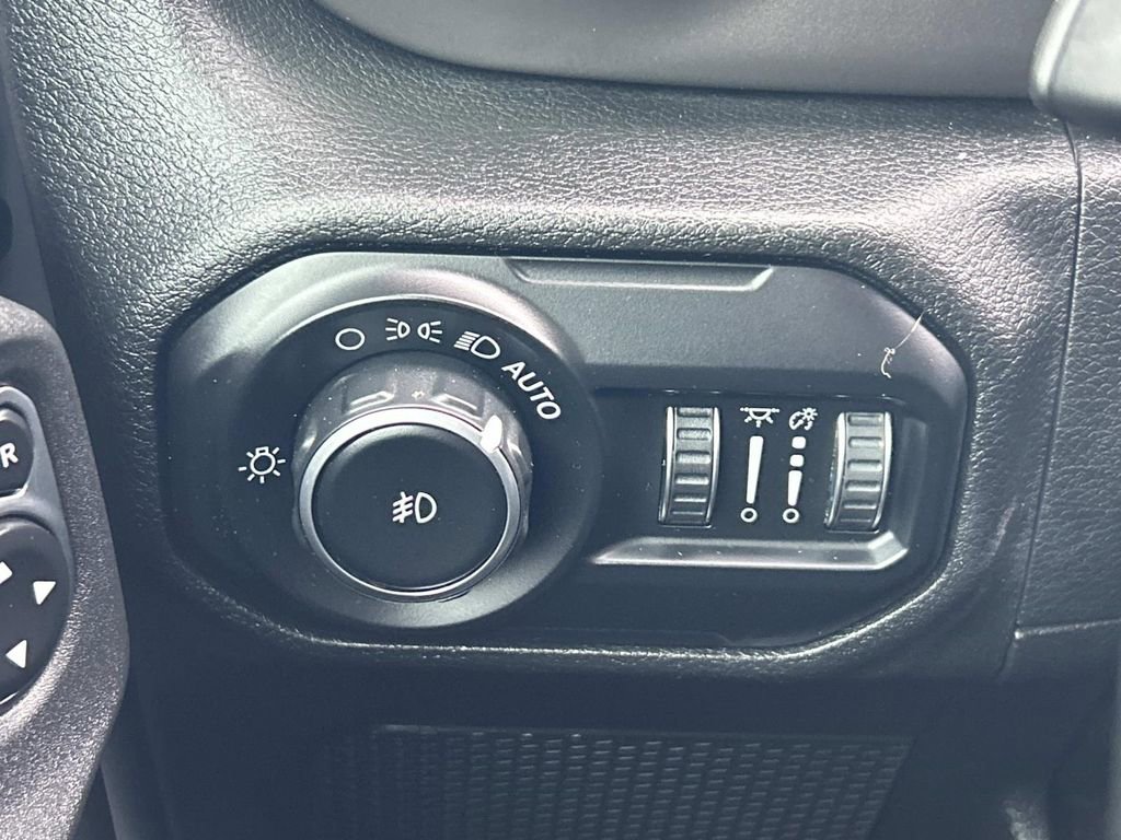 Used 2020 Jeep Wrangler Unlimited Sport image 29