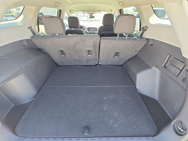 Used 2024 GMC Terrain SLE w/ Driver Convenience Package FWD image 12