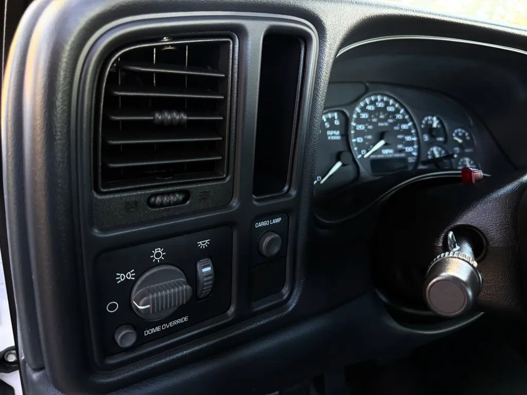 Used 2002 Chevrolet Silverado 1500 2WD Regular Cab image 15