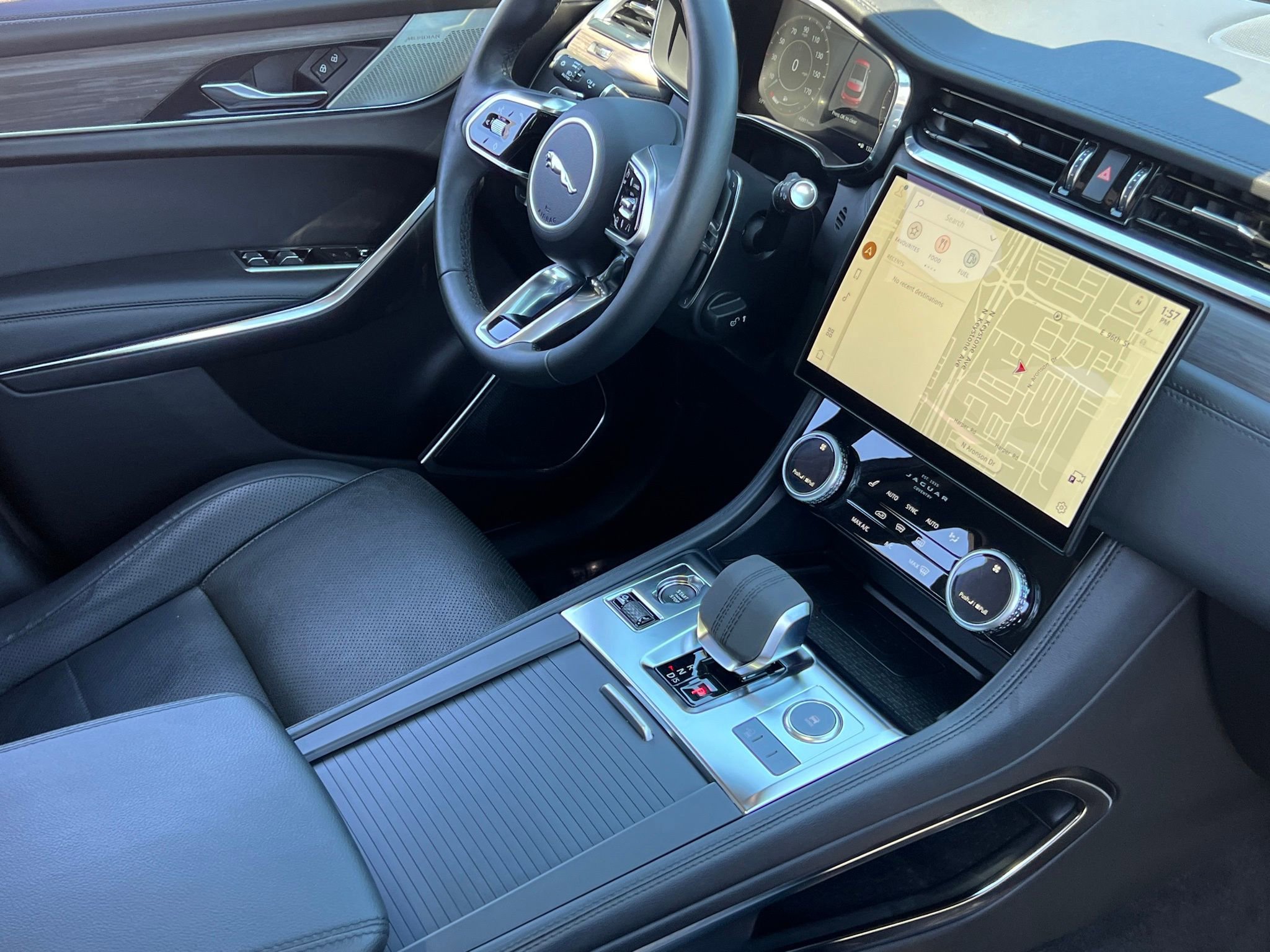 Used 2023 Jaguar F-PACE S AWD/4WD image 14