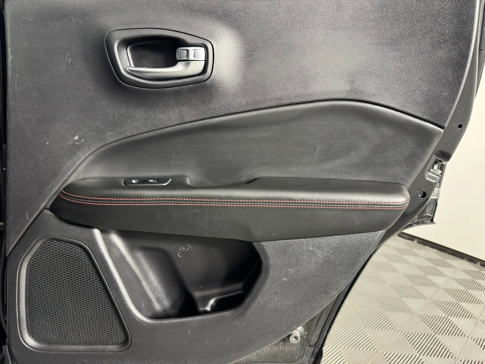 Used 2018 Jeep Compass Trailhawk w/ Leather Interior Group image 44