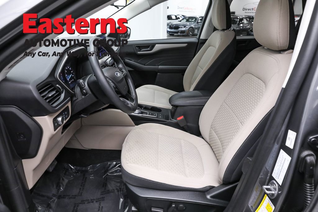 Used 2022 Ford Escape SE w/ Cold Weather Package image 14