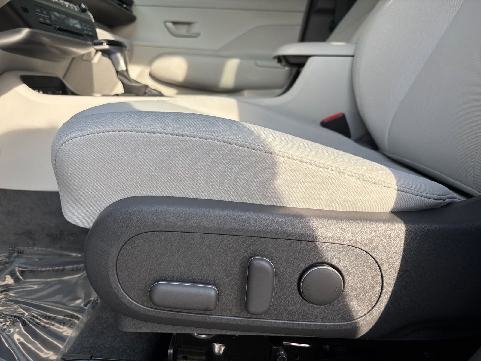 Used 2025 Hyundai Kona SEL image 28