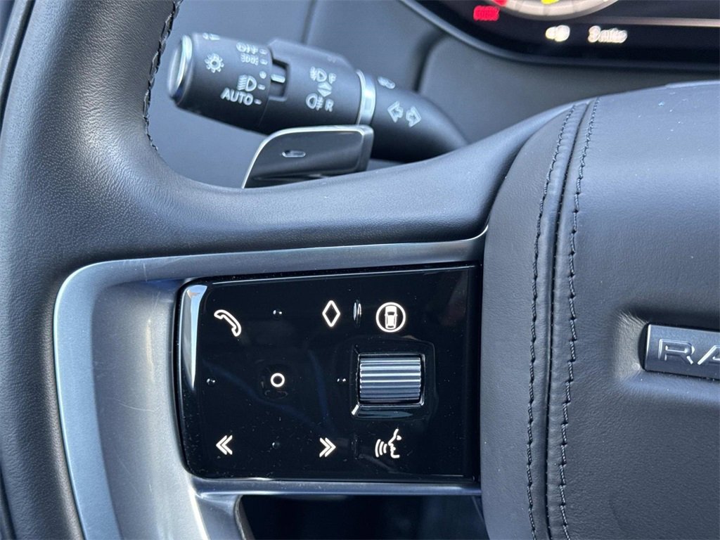 Used 2024 Land Rover Range Rover SE image 25