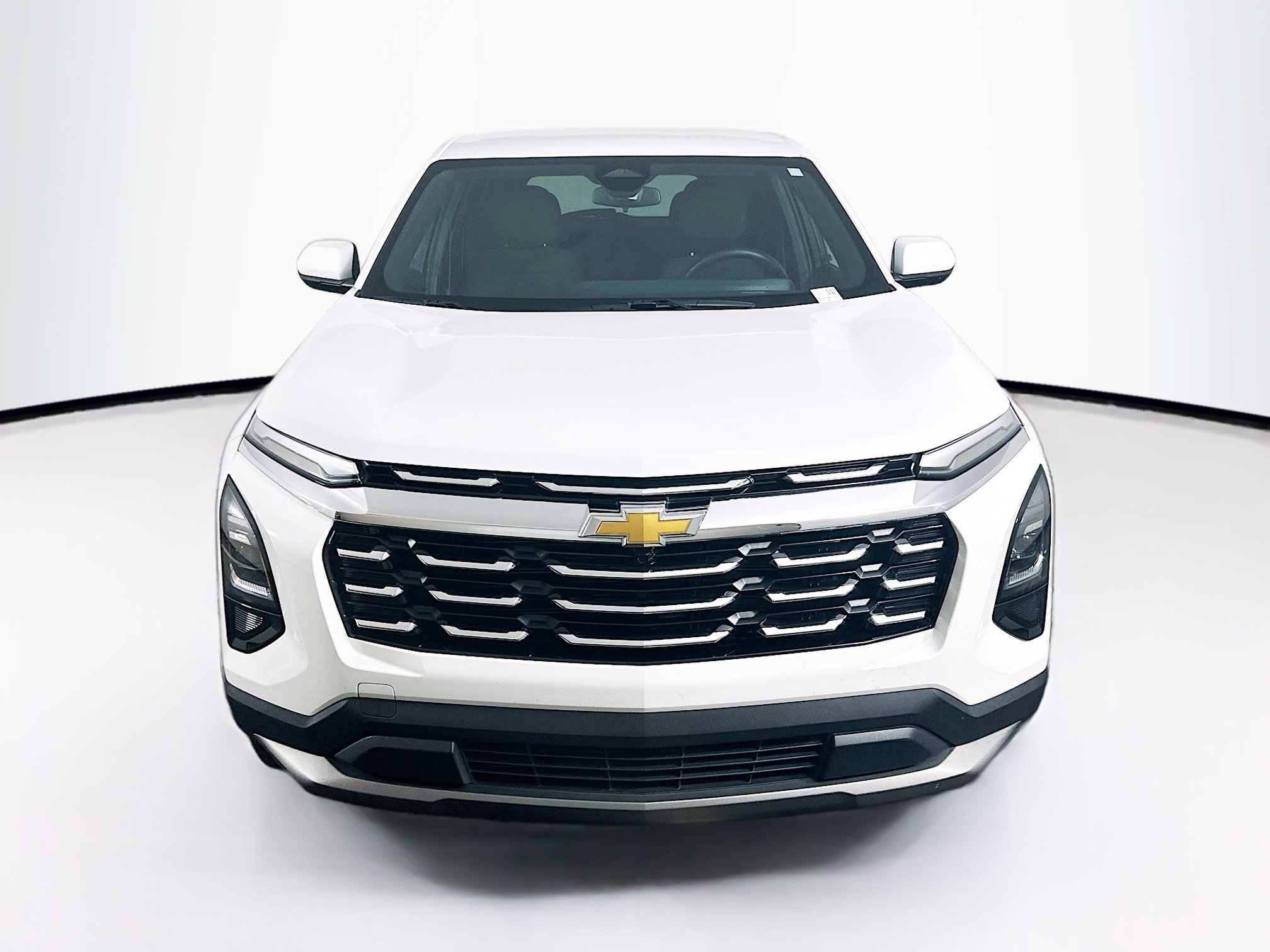 Used 2025 Chevrolet Equinox LT image 2