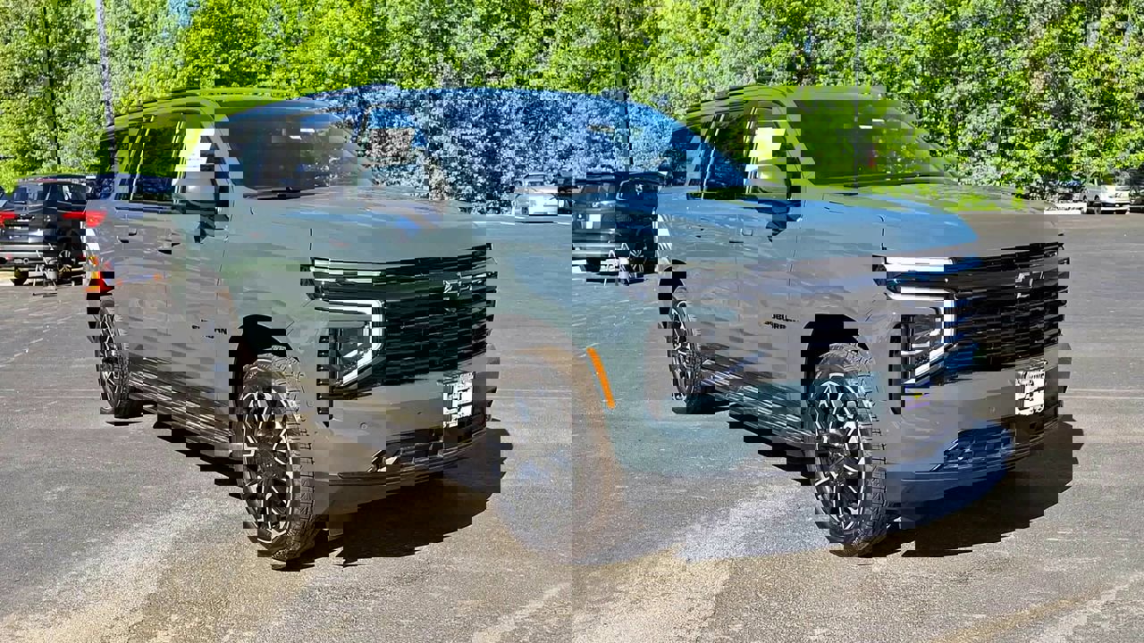 New 2026 Chevrolet Suburban RST w/ RST Capability Package AWD/4WD image 5