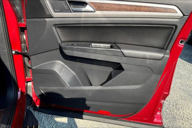 Used 2019 Volkswagen Atlas SEL Premium image 24