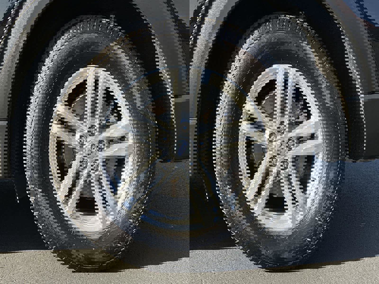 Used 2023 Ford Explorer XLT w/ Equipment Group 202A image 8