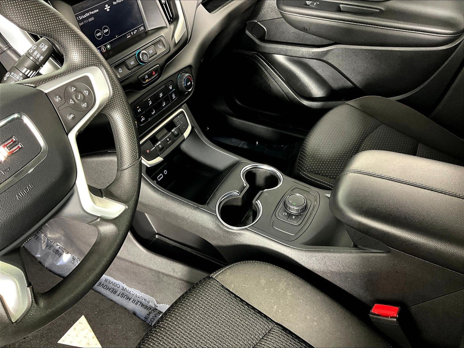 Used 2024 GMC Terrain SLE FWD image 18