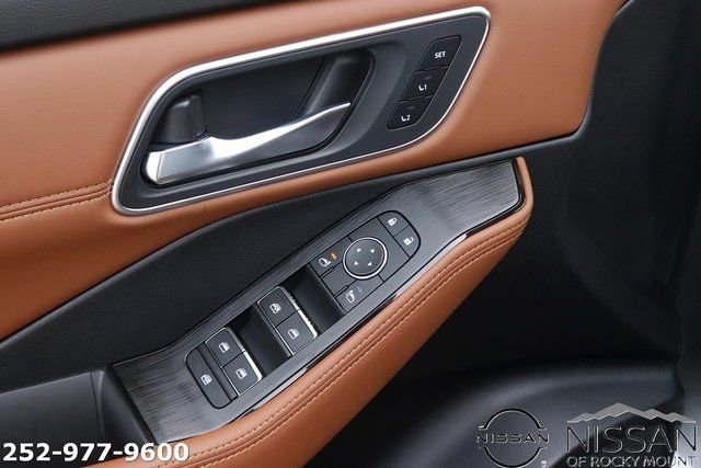 New 2026 Nissan Rogue Platinum w/ Platinum Premium Package image 10