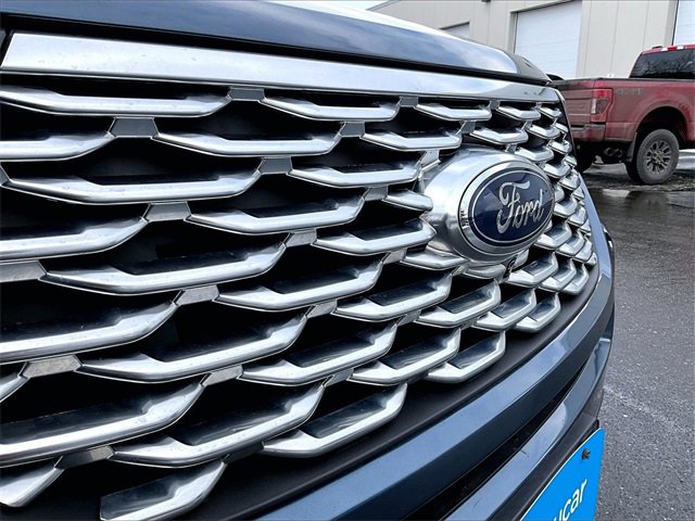 Used 2020 Ford Explorer Platinum w/ Premium Technology Package image 32