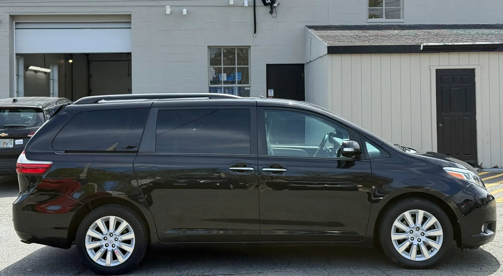 Used 2015 Toyota Sienna Limited AWD/4WD image 10