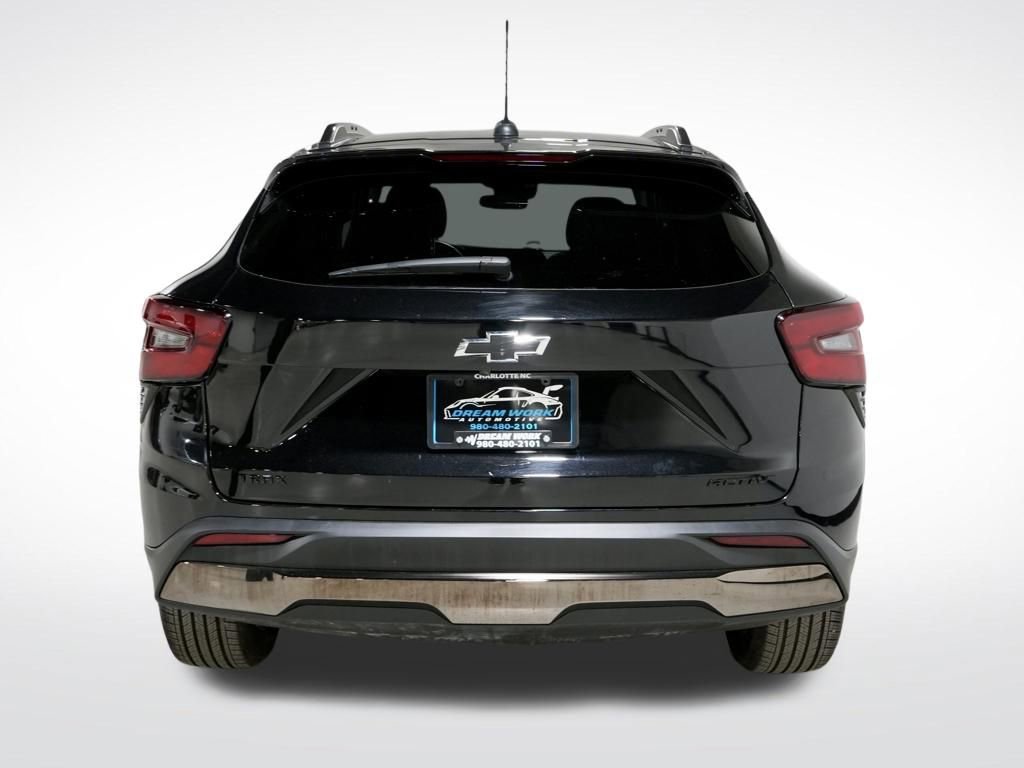 Used 2024 Chevrolet Trax ACTIV w/ Sunroof Package image 8