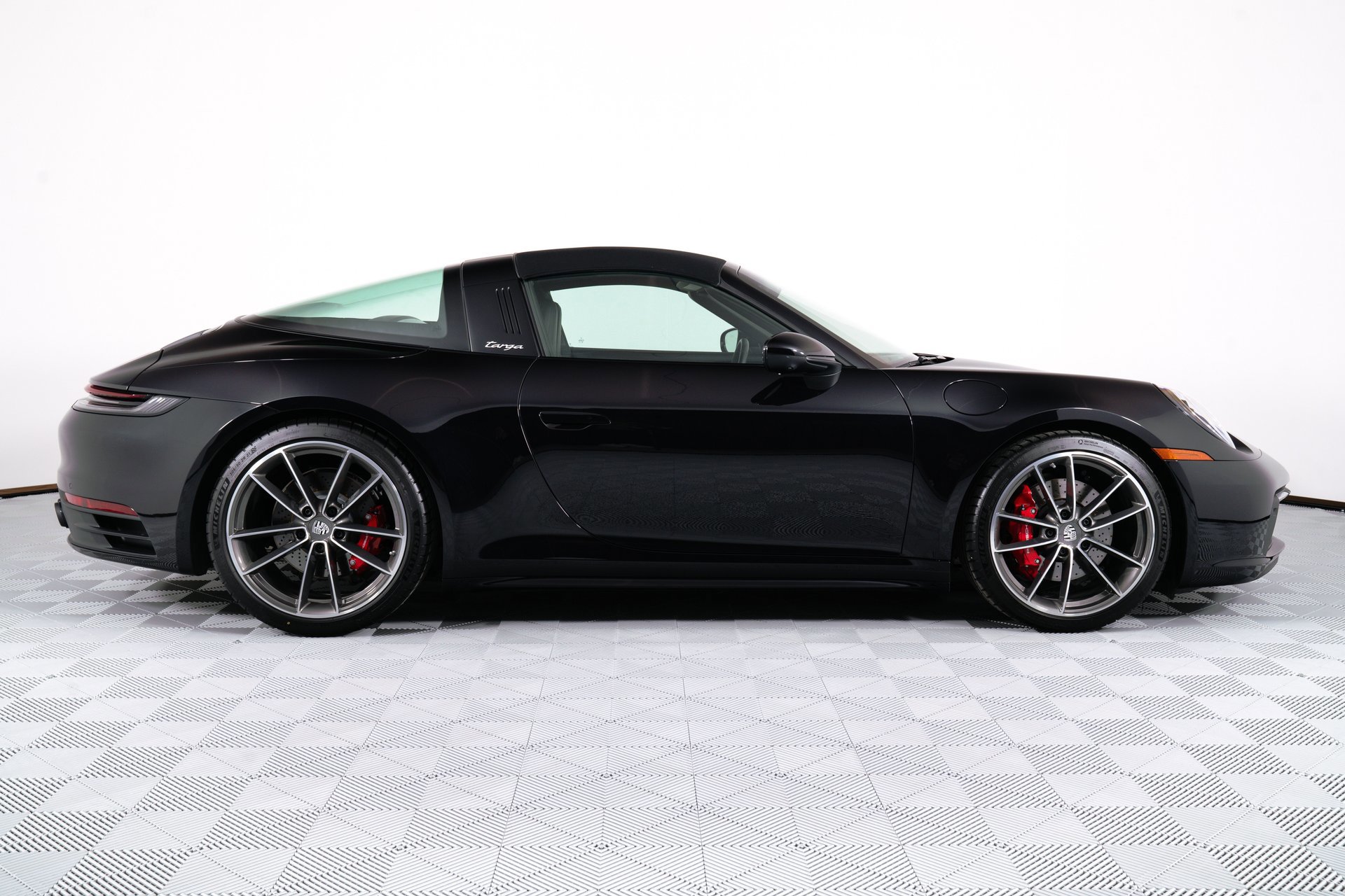 Used 2024 Porsche 911 Targa 4S w/ Premium Package image 11
