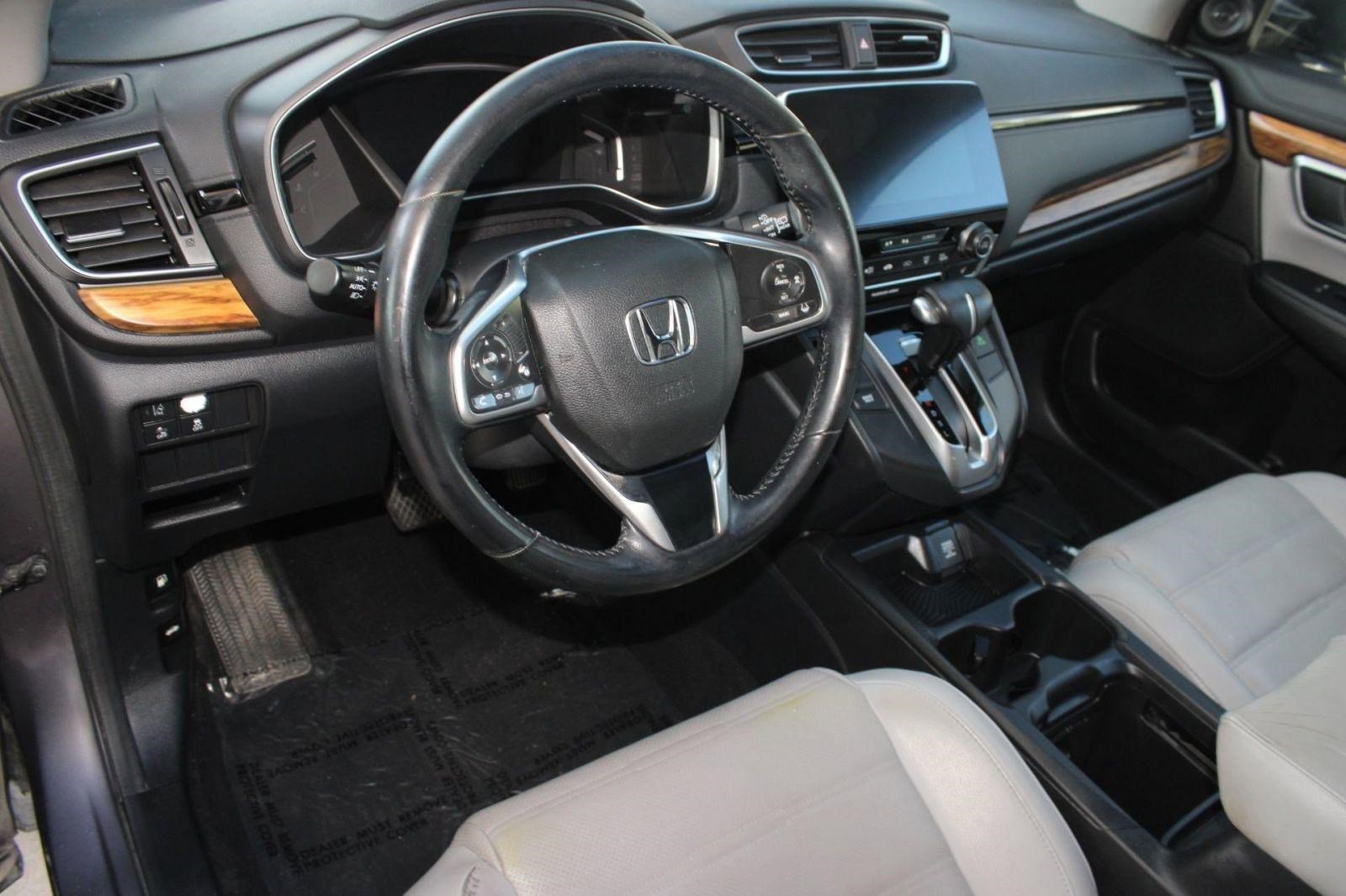 Used 2017 Honda CR-V Touring image 4