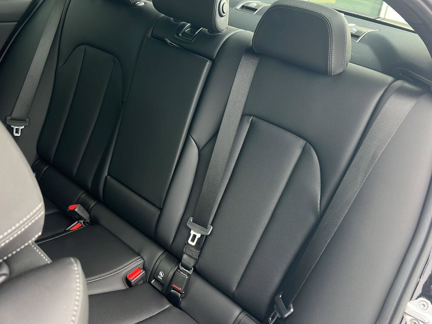 Used 2026 BMW 330i Sedan image 33