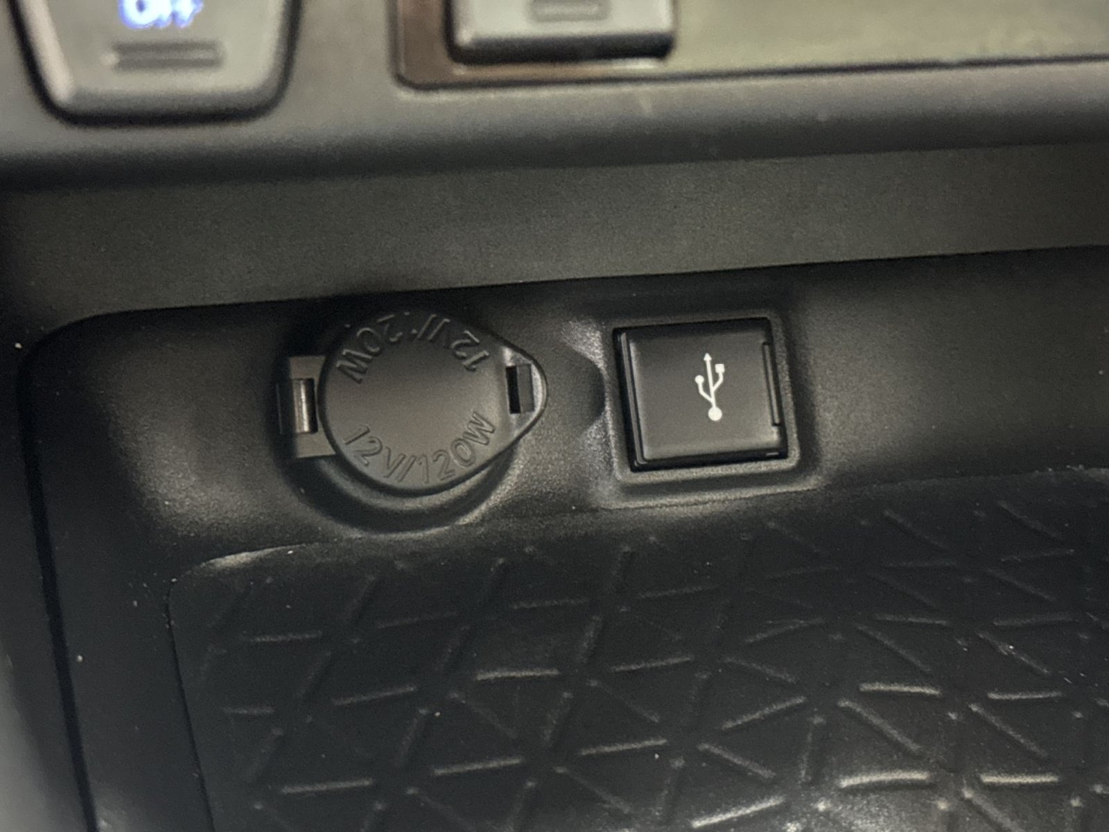 Used 2021 Toyota RAV4 XLE Premium AWD/4WD image 44