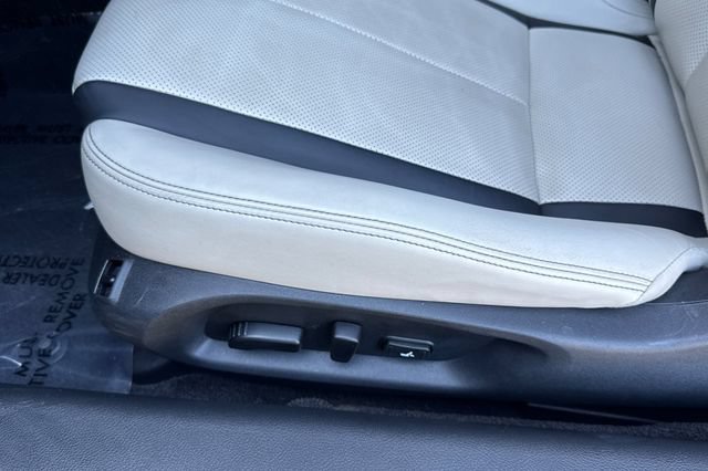 Used 2022 INFINITI Q60 3.0t Luxe w/ Cargo Package RWD image 13