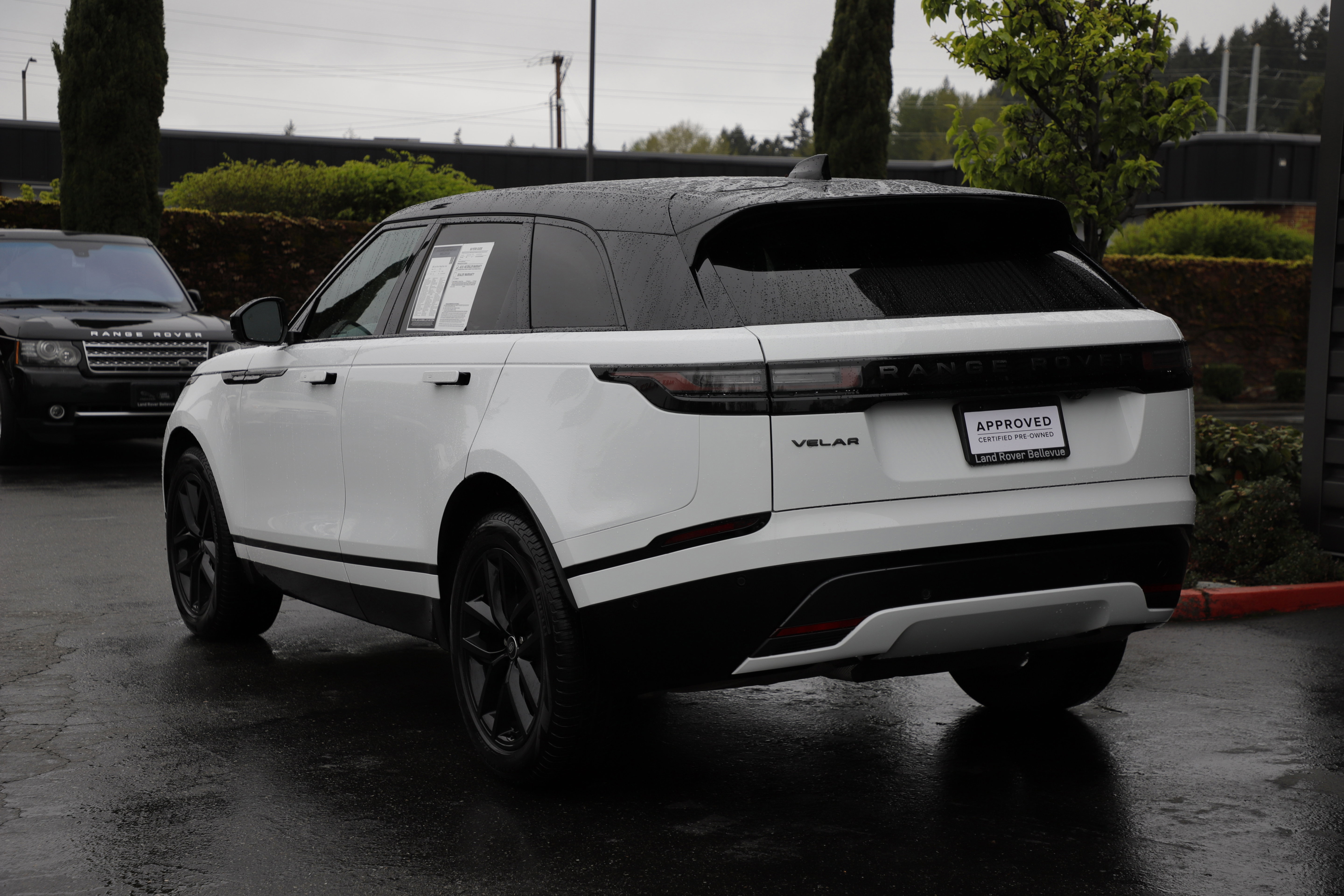 Certified 2026 Land Rover Range Rover Velar Dynamic SE AWD/4WD image 6