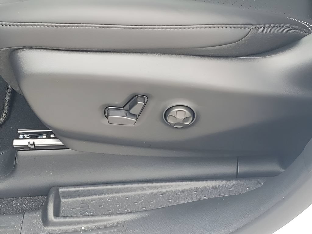 New 2026 Chrysler Voyager LX FWD image 29