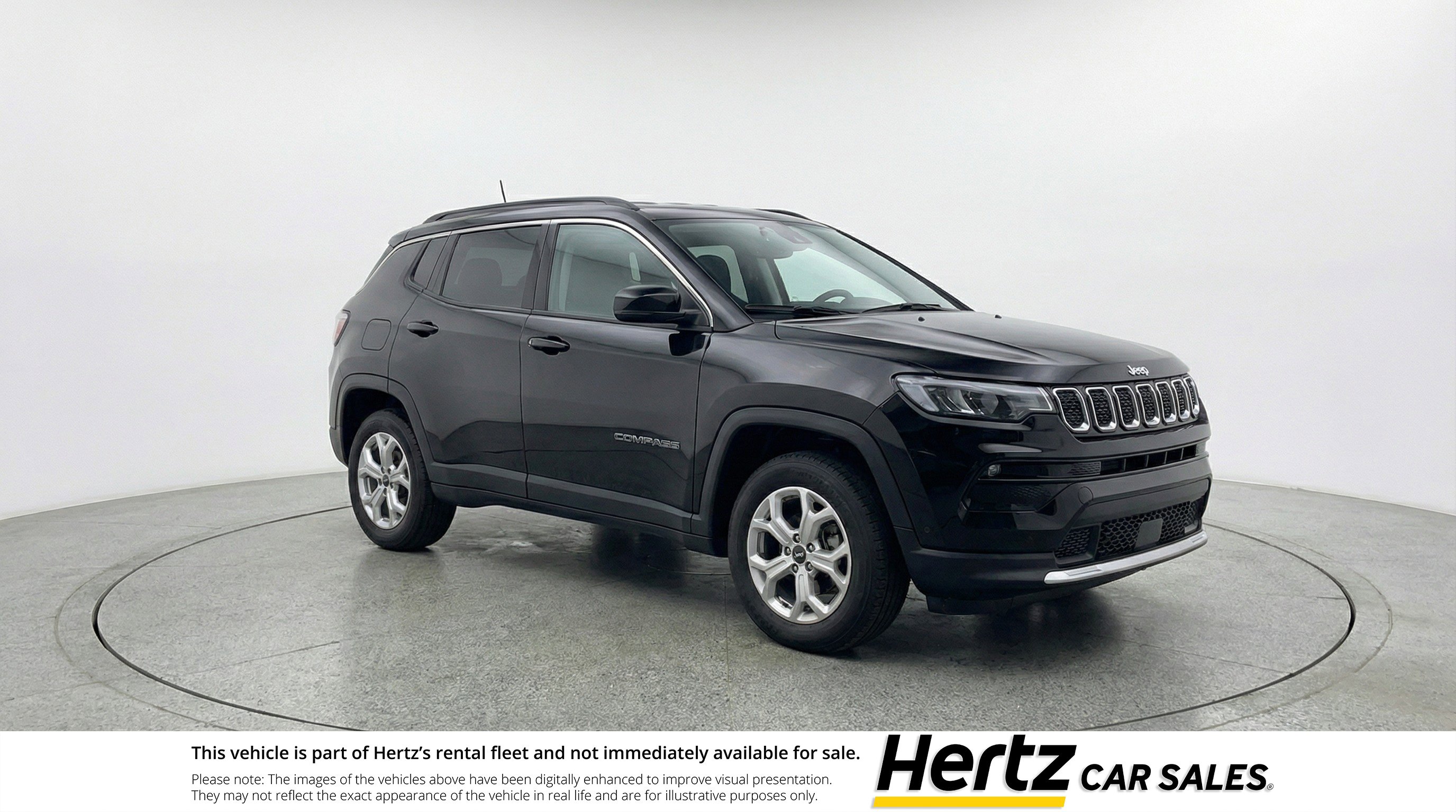 Used 2025 Jeep Compass Latitude AWD/4WD image 1