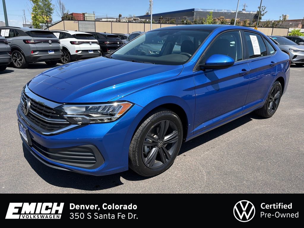 Certified 2023 Volkswagen Jetta SE w/ Panoramic Sunroof Package FWD image 1