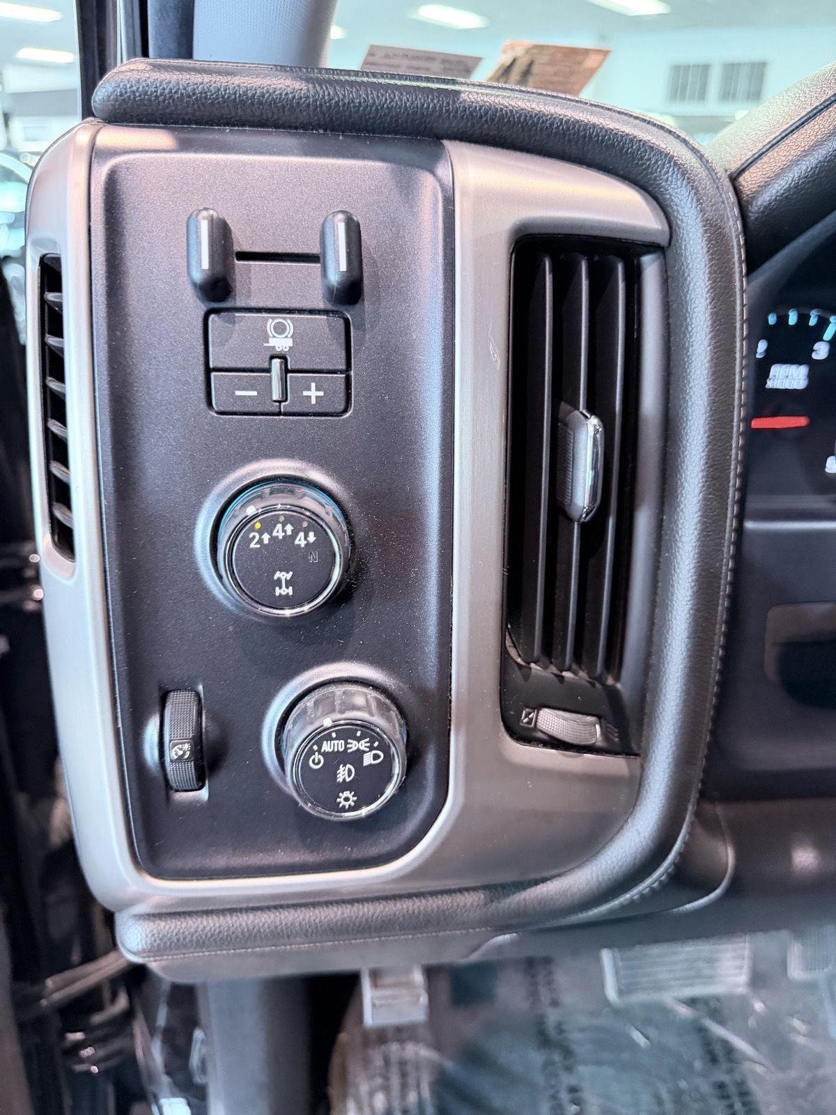 Used 2018 GMC Sierra 2500 Denali w/ Duramax Plus Package AWD/4WD image 36
