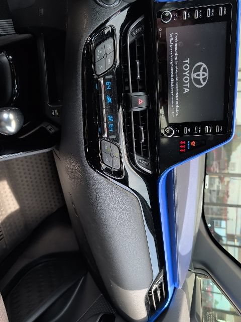 Used 2021 Toyota C-HR XLE FWD image 9