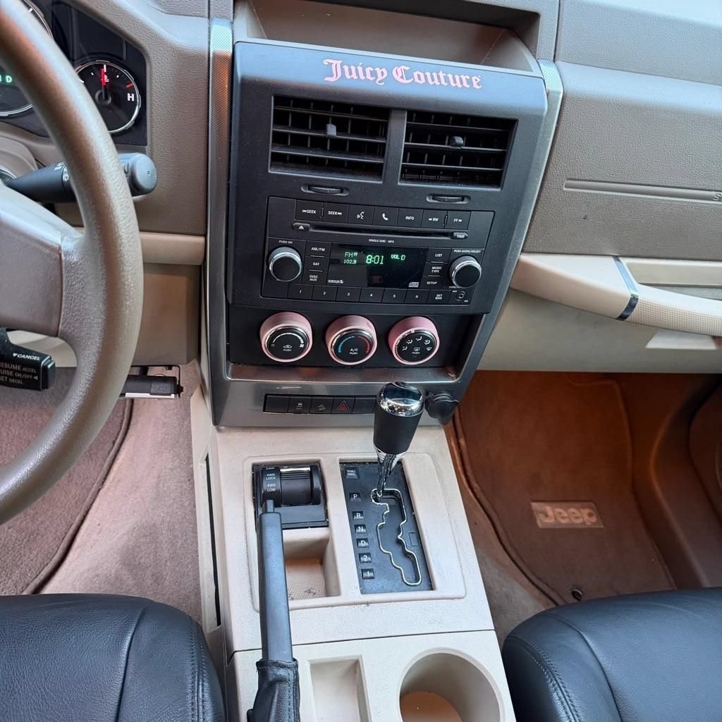 Used 2010 Jeep Liberty Sport w/ Popular Equipment Group AWD/4WD image 19