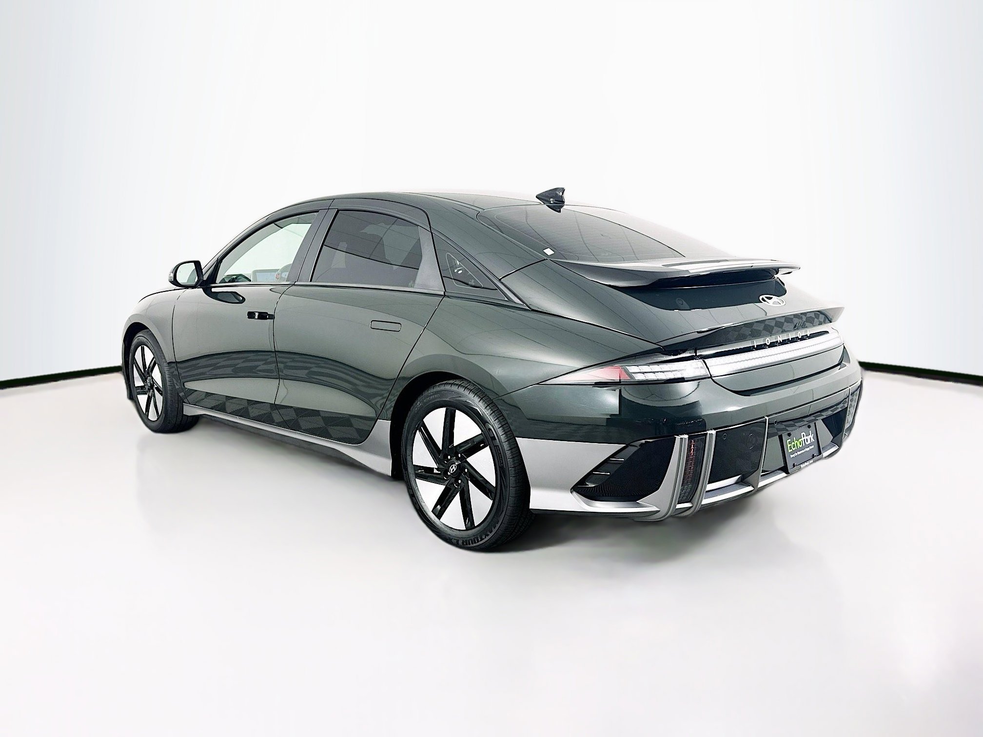 Used 2023 Hyundai Ioniq 6 SE RWD image 5