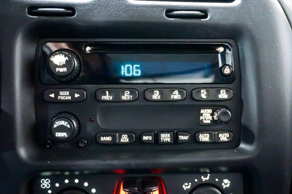 Used 2004 Chevrolet Monte Carlo LS w/ Preferred Equipment Group image 23