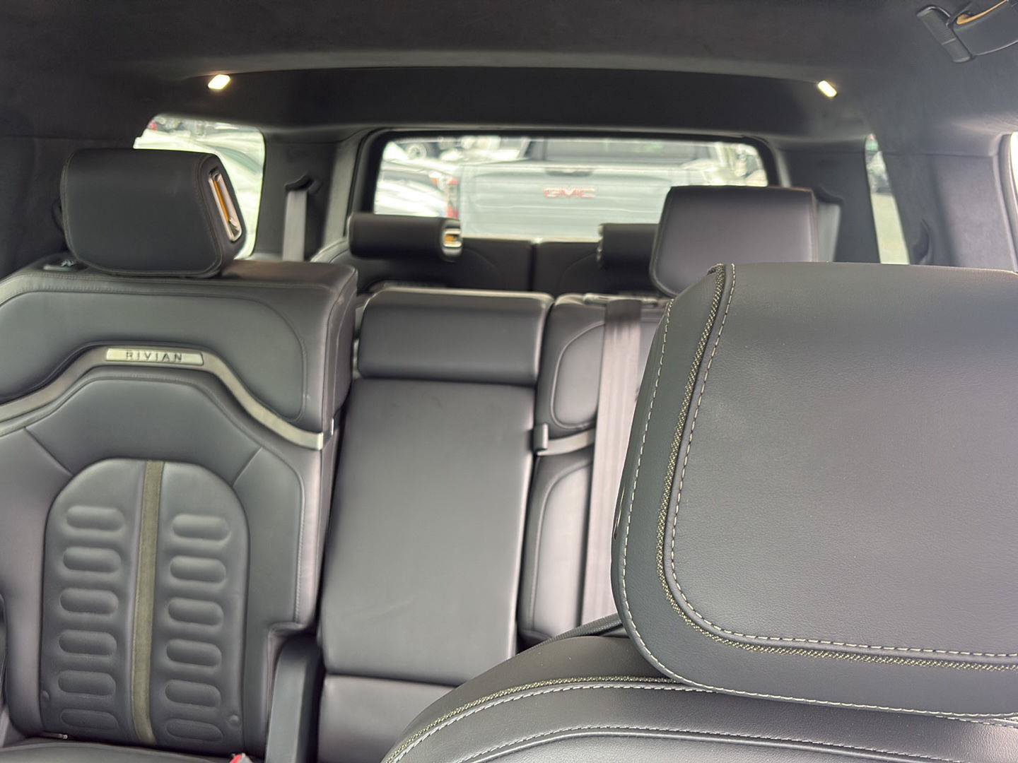 Used 2022 Rivian R1S Launch Edition AWD/4WD image 26