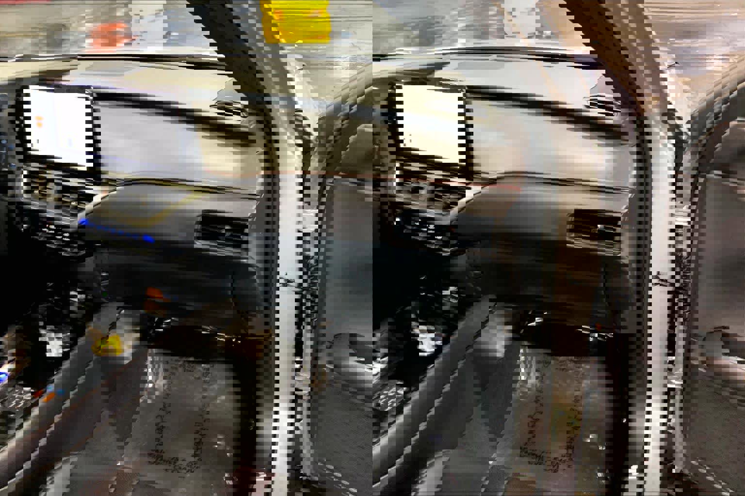 Certified 2025 Lexus UX 300h AWD w/ Accessory Package (Z1) image 19