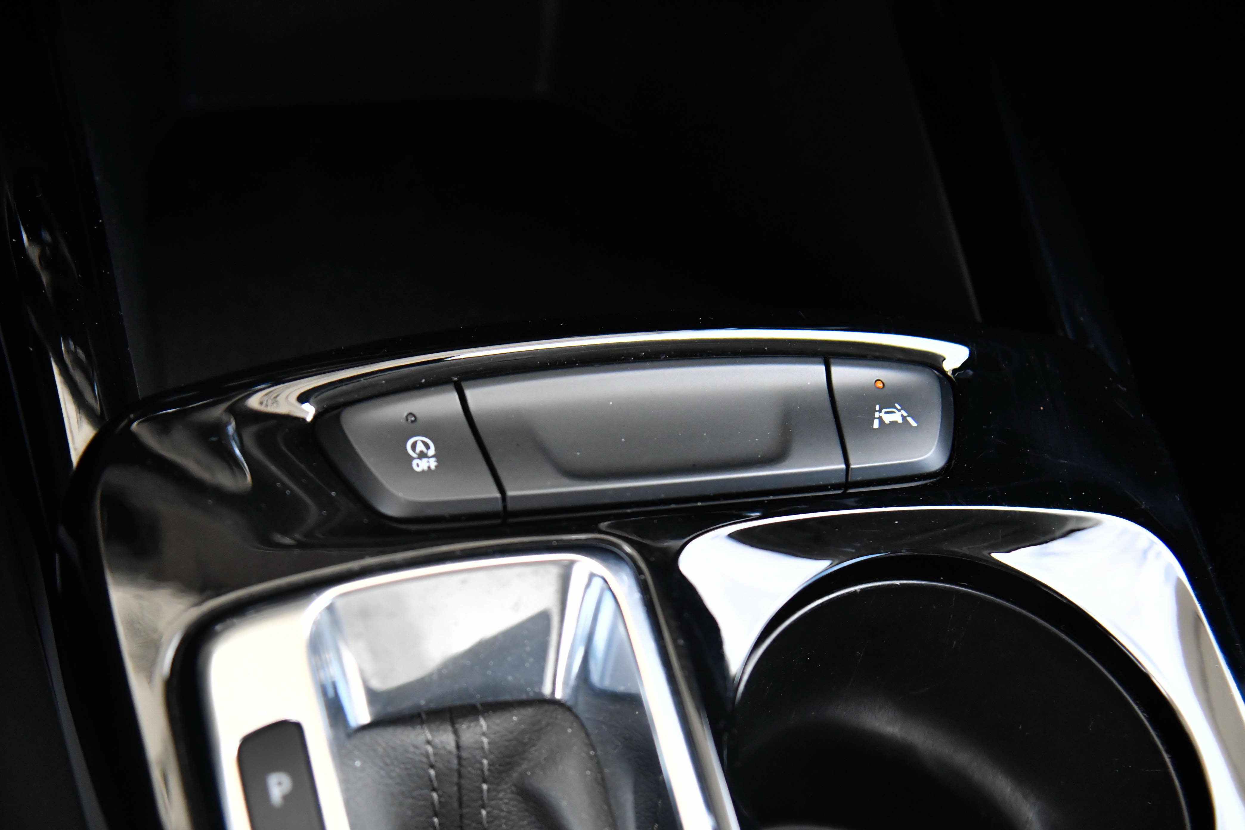 Used 2025 Chevrolet Trax LT FWD image 25