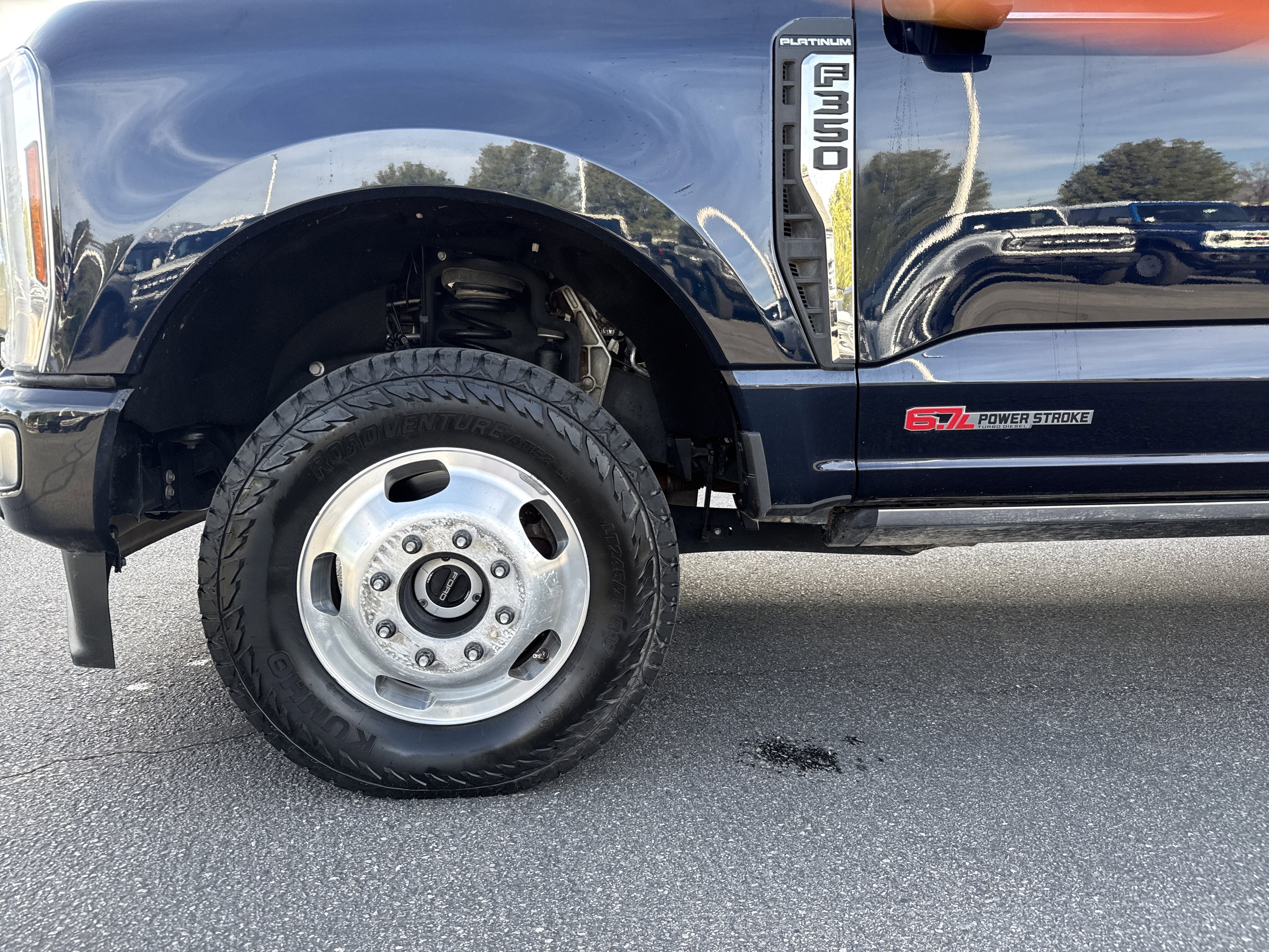 Used 2024 Ford F350 Platinum w/ FX4 Off-Road Package AWD/4WD image 9