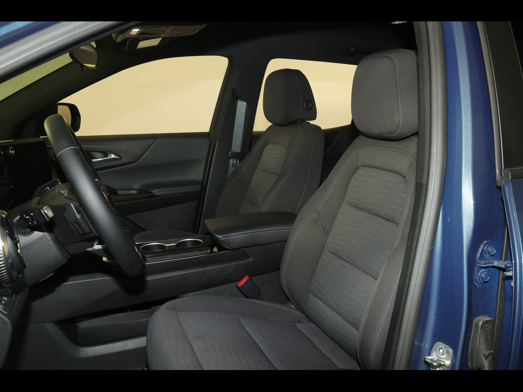 Used 2025 Chevrolet Equinox LT AWD/4WD image 22