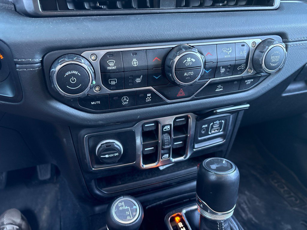 Used 2024 Jeep Wrangler Unlimited Sahara AWD/4WD image 24