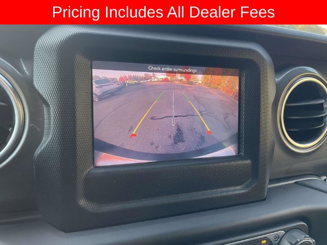 Used 2021 Jeep Wrangler Unlimited Sahara AWD/4WD image 33
