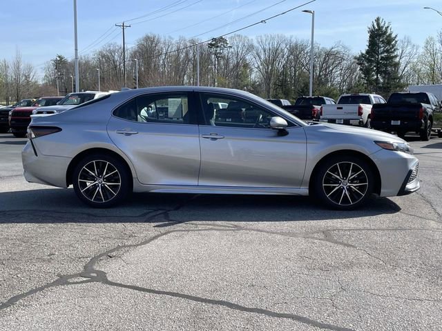 Used 2024 Toyota Camry SE w/ Convenience Package image 6