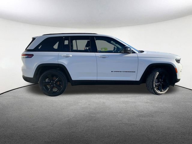 Used 2023 Jeep Grand Cherokee Altitude image 15