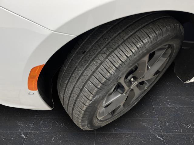 New 2026 Chrysler Pacifica Select image 38