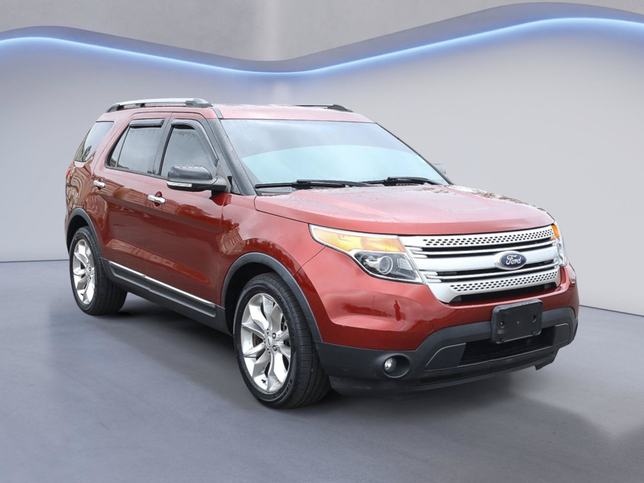 Used 2014 Ford Explorer XLT w/ Equipment Group 202A FWD image 1