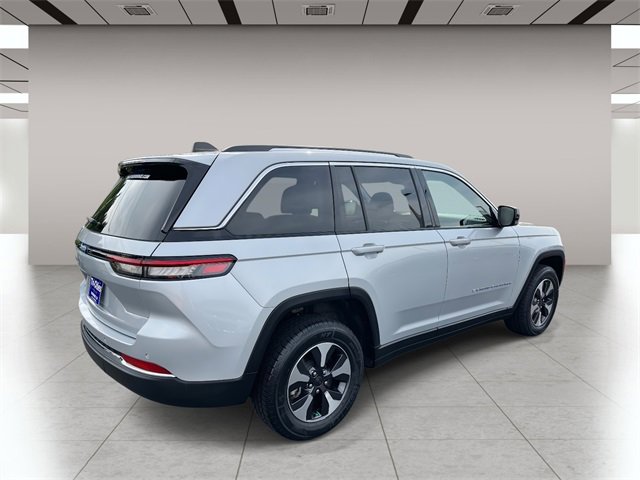 Used 2023 Jeep Grand Cherokee 4WD 4xe image 3