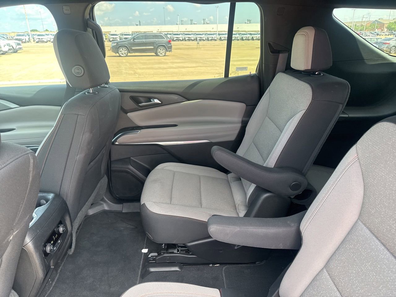 Used 2026 Chevrolet Traverse LT w/ Driver Confidence Package FWD image 40