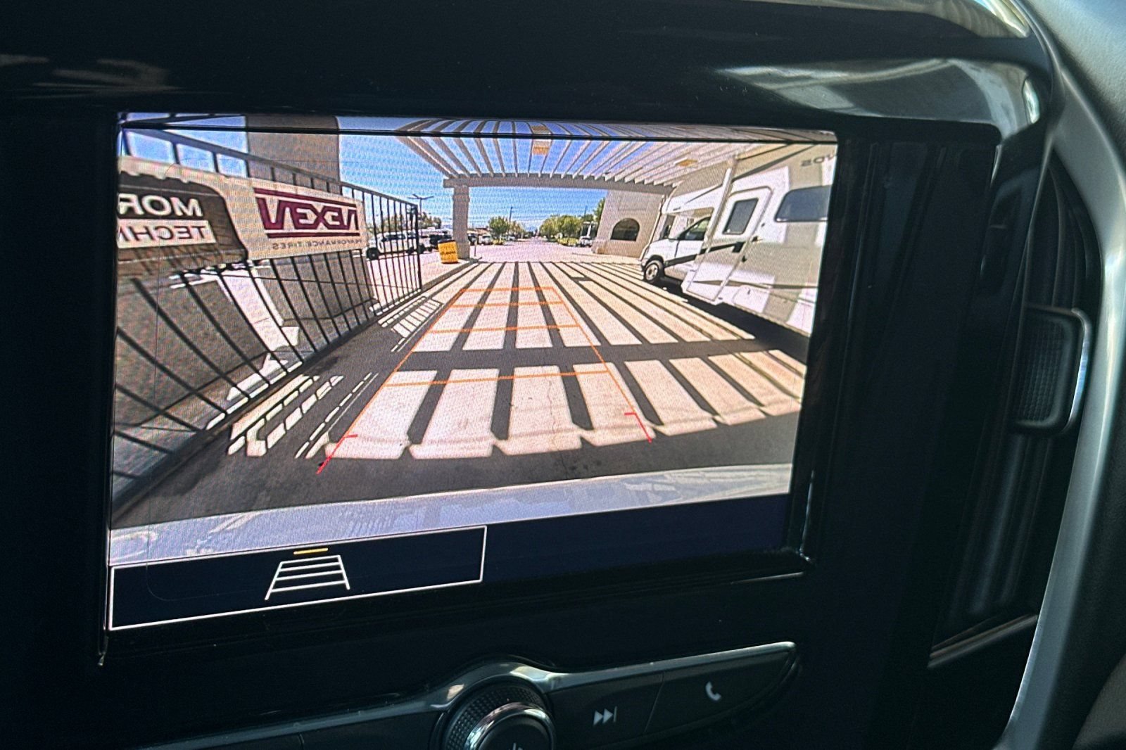 Used 2022 Chevrolet Traverse LT w/ LPO, Blackout Package FWD image 20