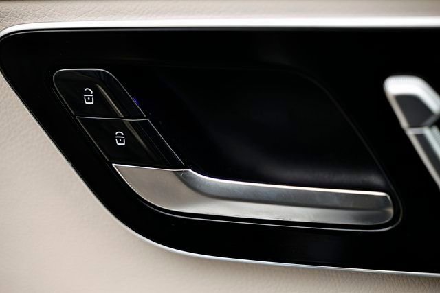 Used 2024 Mercedes-Benz GLC 300 4MATIC image 15