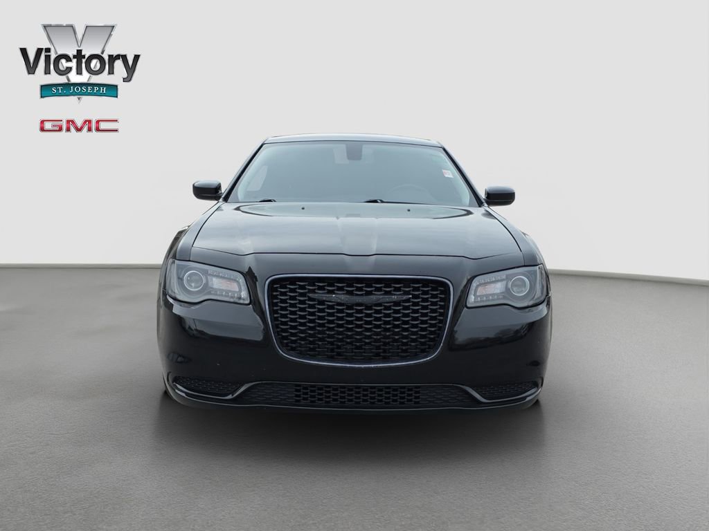 Used 2020 Chrysler 300 Touring w/ Sport Appearance Package image 2