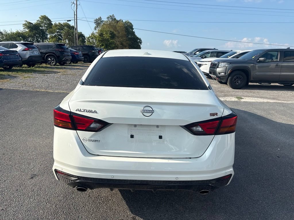 Used 2024 Nissan Altima 2.5 SR w/ SR Premium Package FWD image 7