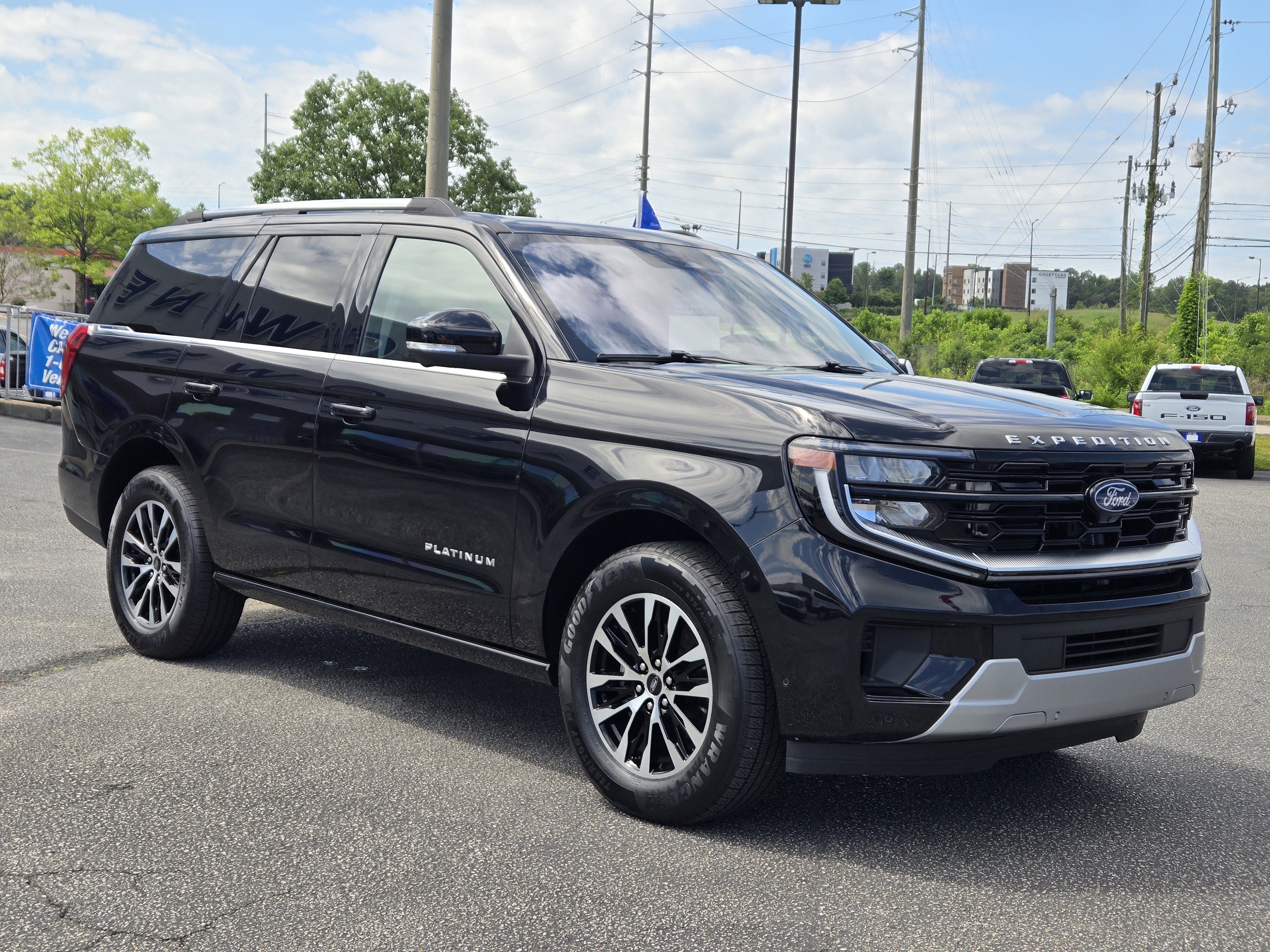 Certified 2025 Ford Expedition Platinum AWD/4WD image 6