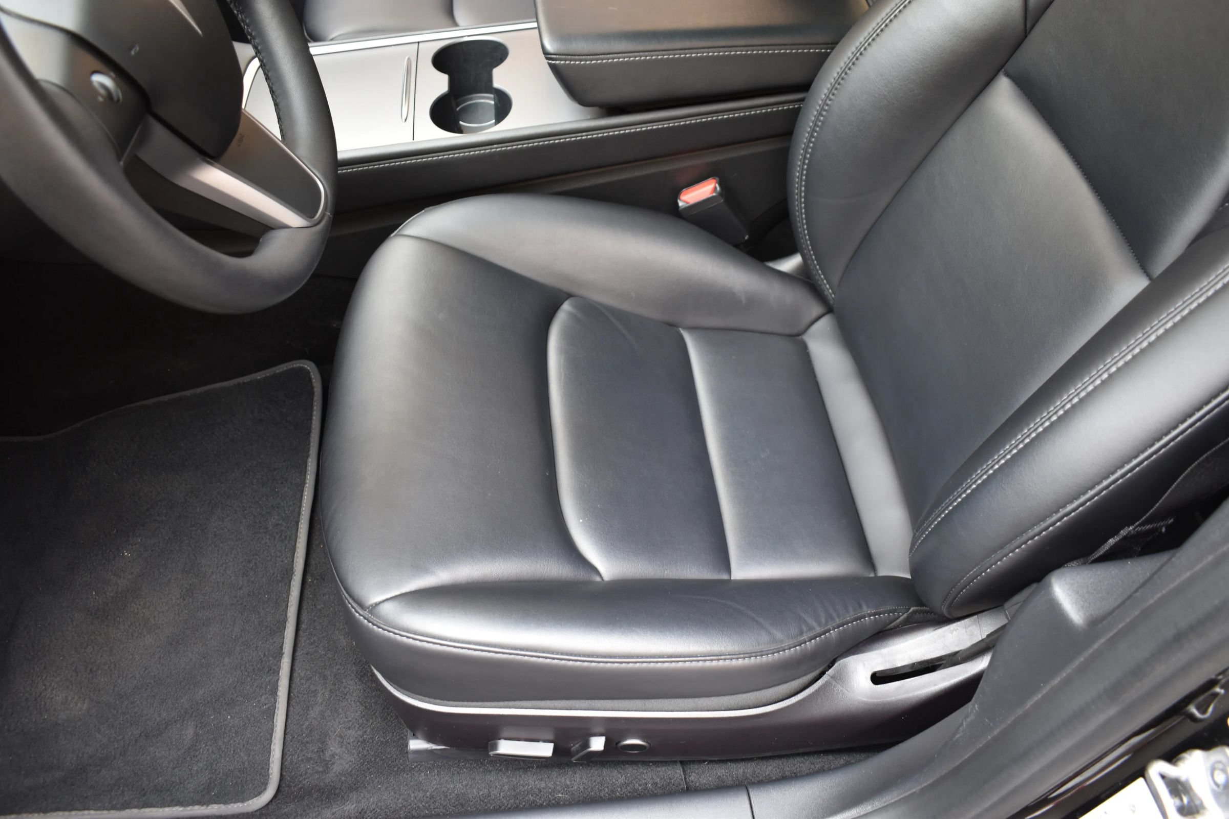 Used 2022 Tesla Model 3 Standard Range RWD image 12